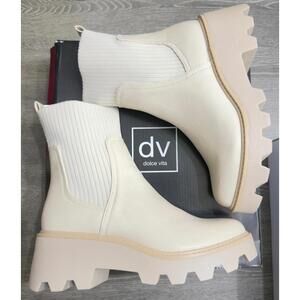 DV Dolce Vita Villa Chelsea Lug Boot Women Size 6.5